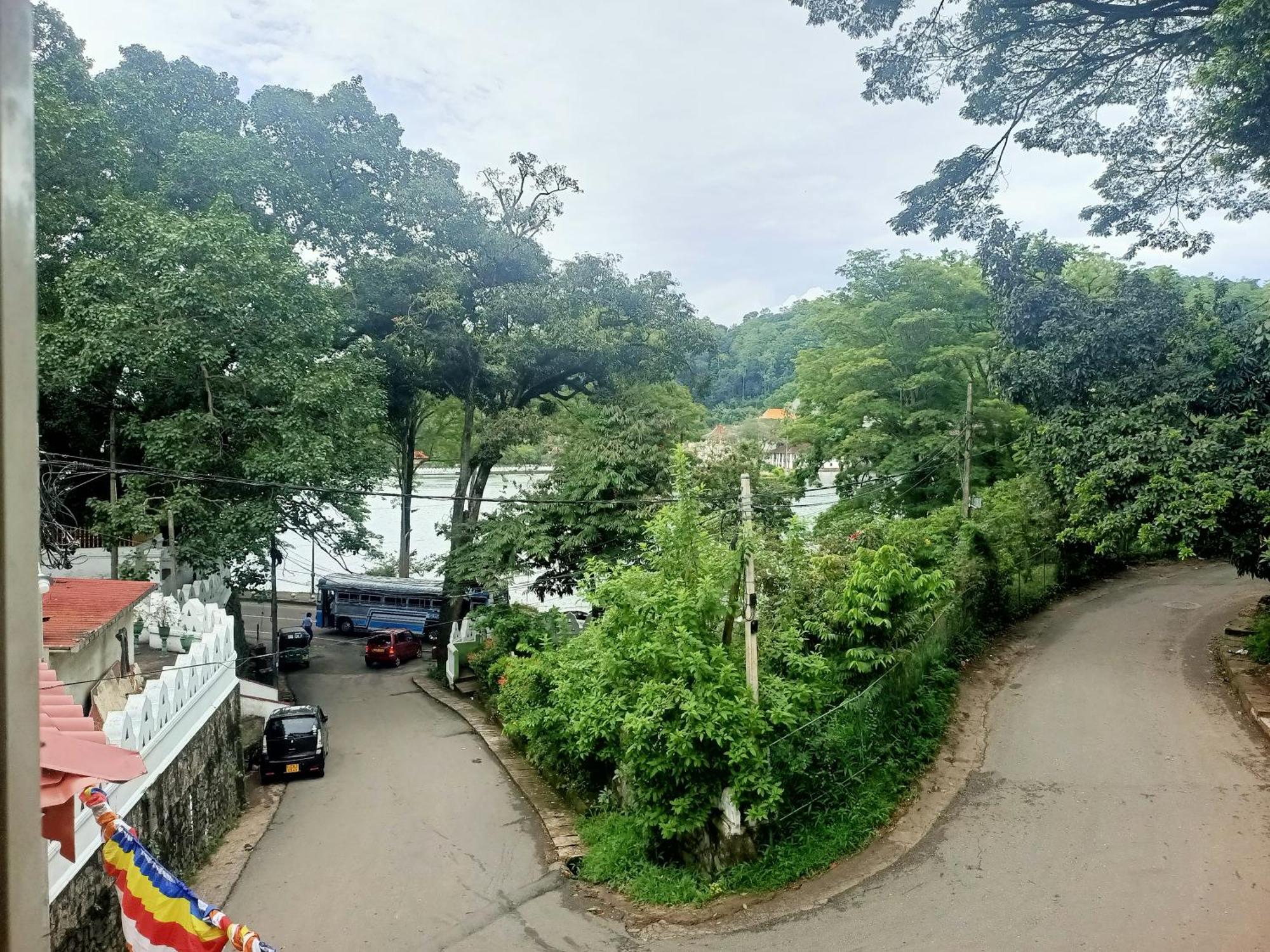 Tenshin Residance. Kandy Habitación foto